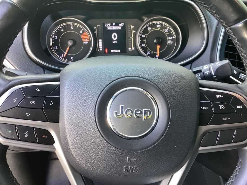 Used 2019 Jeep Cherokee Latitude Plus FWD image 17