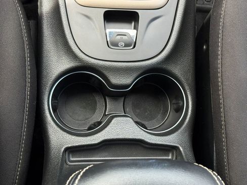 Used 2015 Jeep Cherokee Latitude w/ Cold Weather Group AWD/4WD image 35
