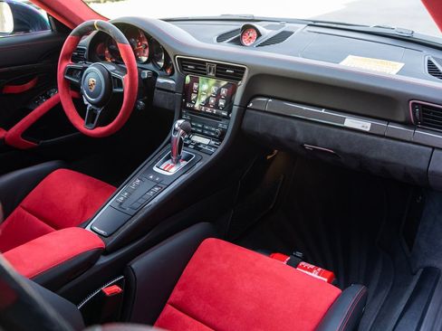Used 2018 Porsche 911 GT2 RS RWD image 11