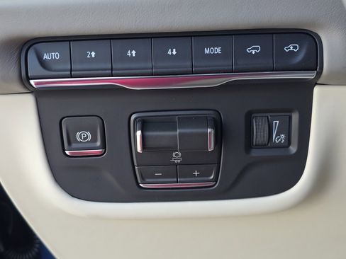 New 2026 Cadillac Escalade ESV Platinum Sport w/ LPO, ONYX Package image 28