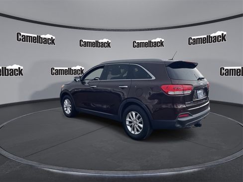 Used 2017 Kia Sorento LX image 5