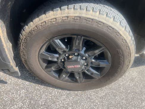 Used 2025 GMC Sierra 2500 AT4 w/ AT4 Premium Plus Package image 12