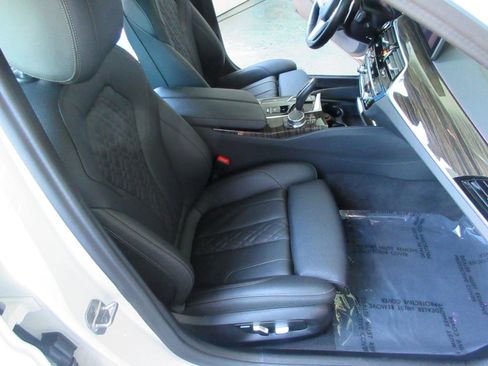 Used 2023 BMW 530i w/ M Sport Package RWD image 23