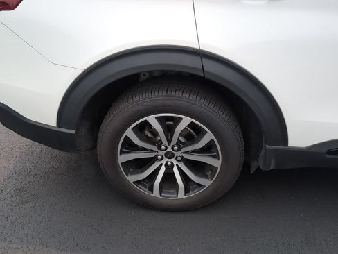 Used 2022 Ford Explorer ST AWD/4WD image 4
