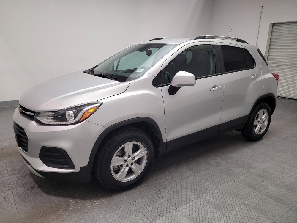 Used 2022 Chevrolet Trax LT w/ LT Convenience Package AWD/4WD image 2
