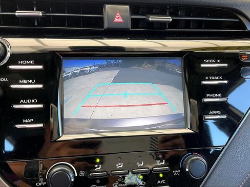 Used 2019 Toyota Camry LE FWD image 19