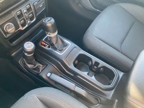 Used 2020 Jeep Wrangler Unlimited Sport S image 28