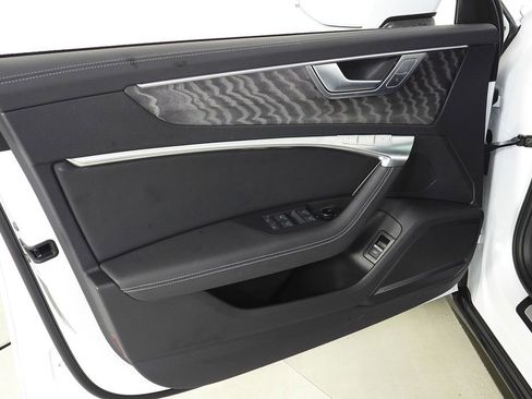 Used 2025 Audi A6 Premium Plus image 11