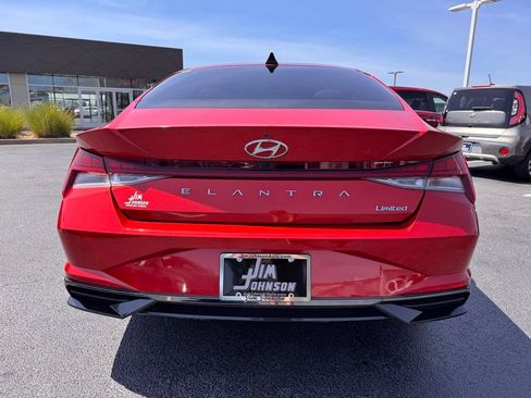 Used 2021 Hyundai Elantra Limited w/ Cargo Package FWD image 4