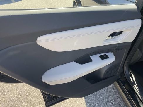 Certified 2023 Nissan Ariya FWD image 15