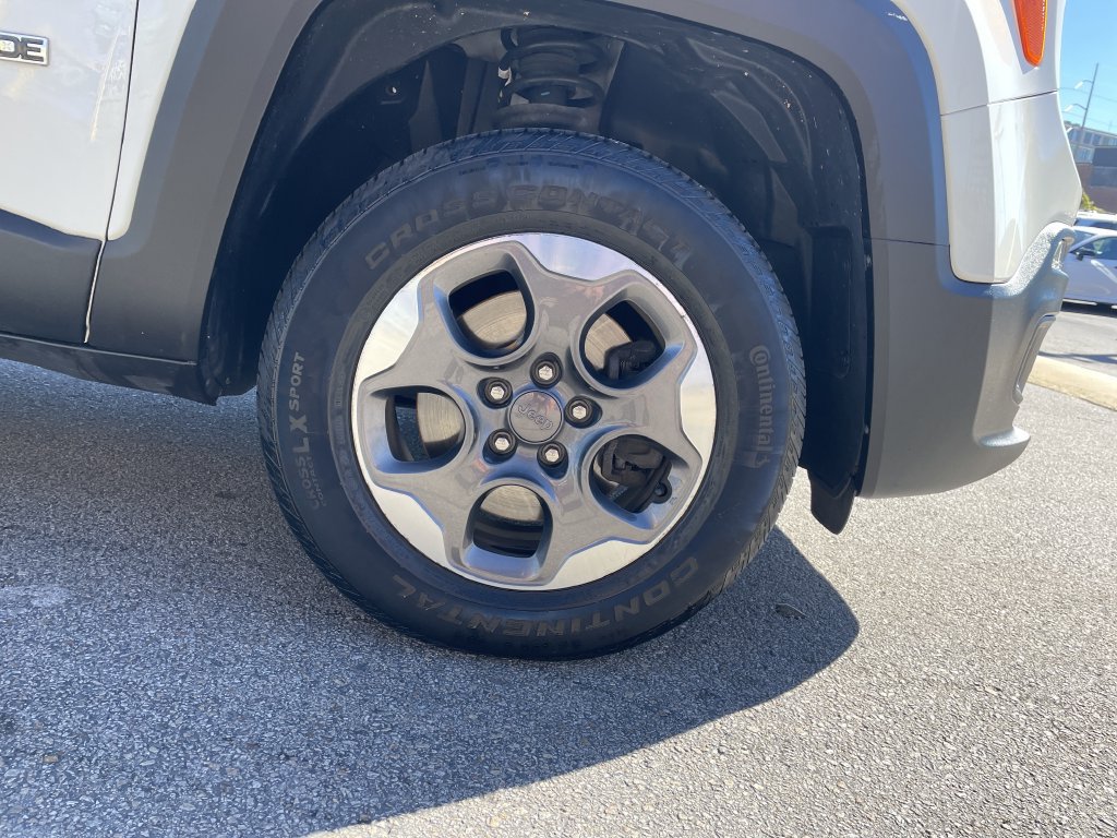 Used 2018 Jeep Renegade Sport w/ Power & Air Group AWD/4WD image 11