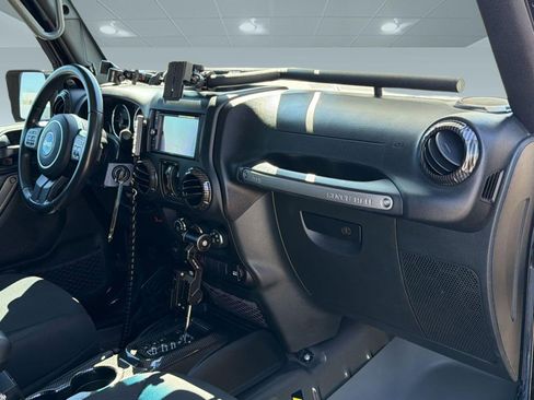 Used 2018 Jeep Wrangler Unlimited Sport S image 27