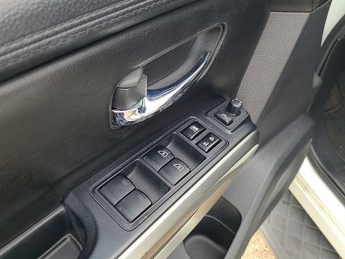 Used 2015 Nissan Armada Platinum AWD/4WD image 12