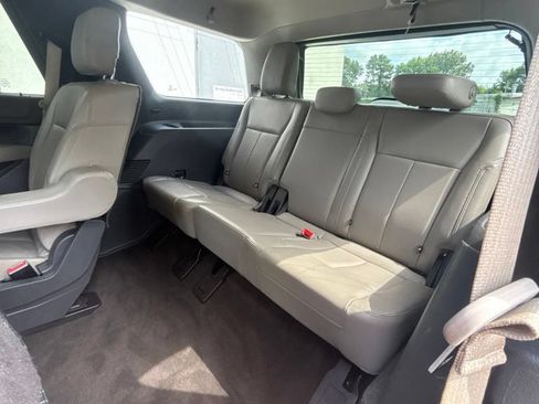 Used 2020 Ford Expedition XLT w/ Equipment Group 202A RWD image 20