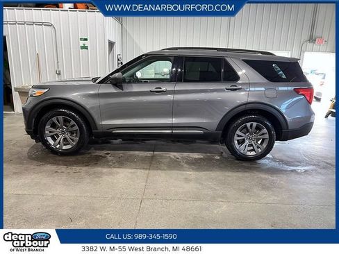Used 2021 Ford Explorer XLT w/ Equipment Group 202A AWD/4WD image 5