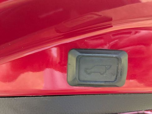 Used 2018 Toyota RAV4 SE w/ Power Extra Value Package image 14