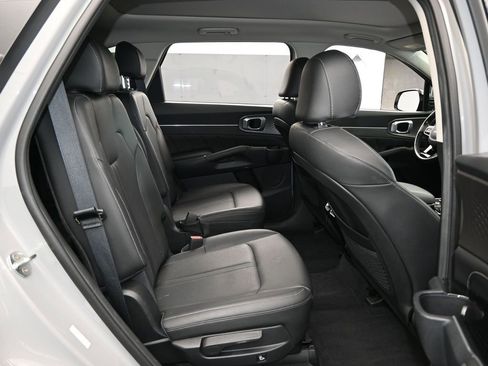 Used 2023 Kia Sorento SX image 43