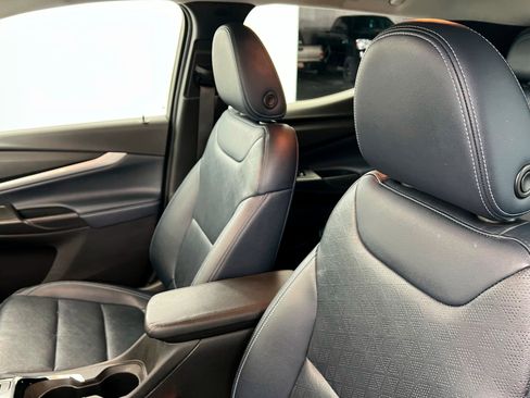 Used 2022 Chevrolet Bolt EUV Premier image 17