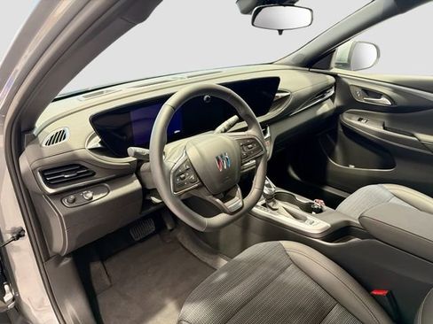 Used 2024 Buick Envista Preferred w/ Convenience I Package FWD image 9