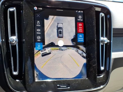 New 2026 Volvo XC40 B5 Plus w/ Protection Package Premier AWD/4WD image 20