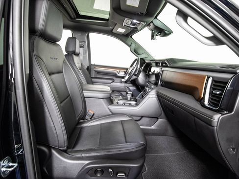 Used 2023 GMC Sierra 1500 Denali w/ Denali Reserve Package image 9