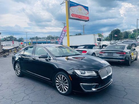 Used 2019 Lincoln MKZ Reserve FWD image 1