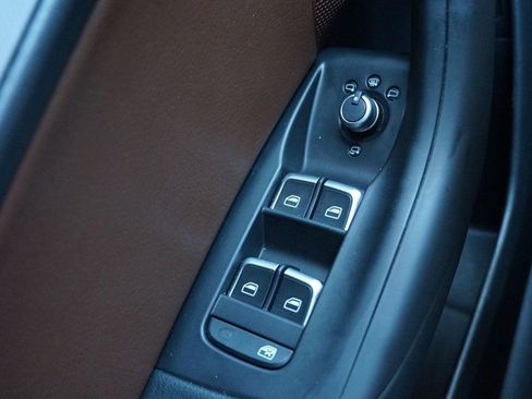 Used 2018 Audi Q3 2.0T Premium Plus image 24