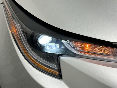 Used 2025 Toyota Corolla LE FWD image 8