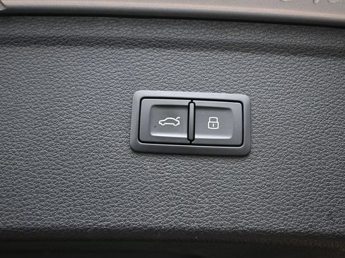 Used 2024 Audi Q5 e Premium w/ Convenience Package AWD/4WD image 16