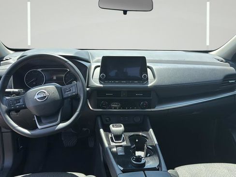 Used 2025 Nissan Rogue SV AWD/4WD image 16
