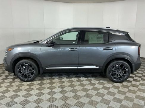 New 2026 Nissan Kicks SR image 4