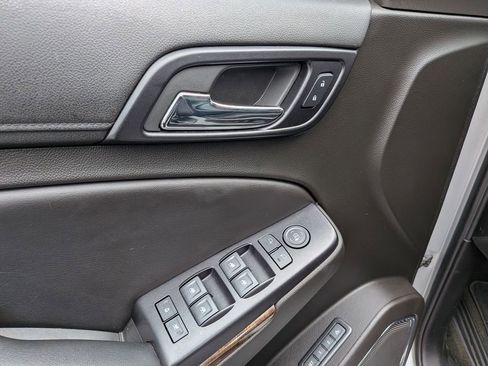 Used 2018 Chevrolet Tahoe LT image 12