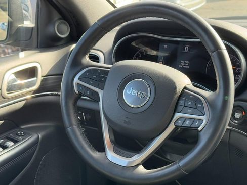 Used 2020 Jeep Grand Cherokee Limited w/ Luxury Group II image 13