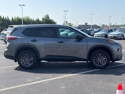 Used 2025 Nissan Rogue S FWD image 4