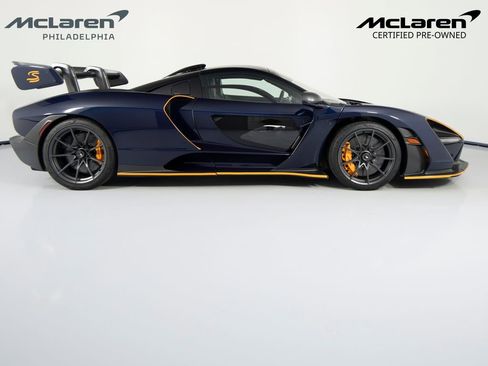 Used 2019 McLaren Senna RWD image 12