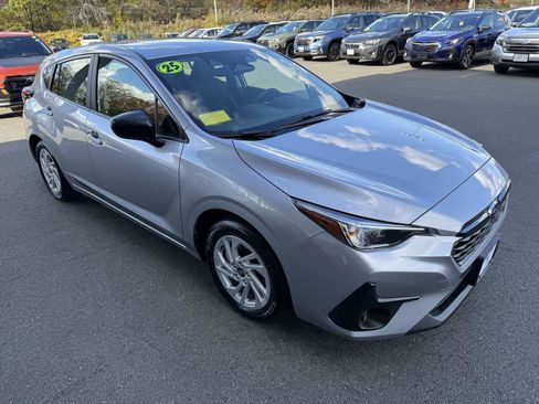 Certified 2025 Subaru Impreza 2.0i image 7