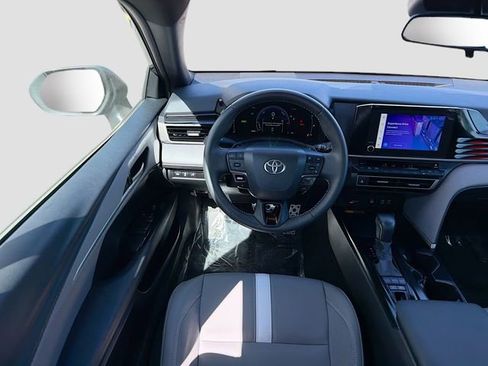 Used 2025 Toyota Camry SE FWD image 21