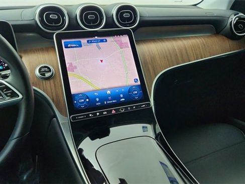 Used 2025 Mercedes-Benz GLC 350e GLC 350e image 45