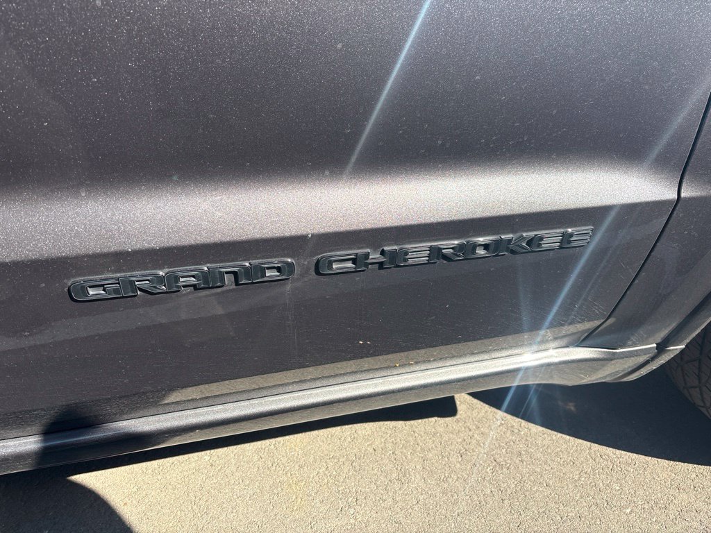 Used 2021 Jeep Grand Cherokee Laredo X AWD/4WD image 8
