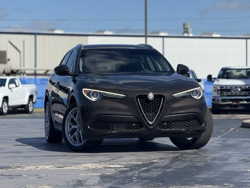 Used 2019 Alfa Romeo Stelvio Ti Lusso w/ Quick Order Package 22X Lusso image 3