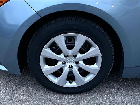Used 2023 Toyota Corolla LE FWD image 4