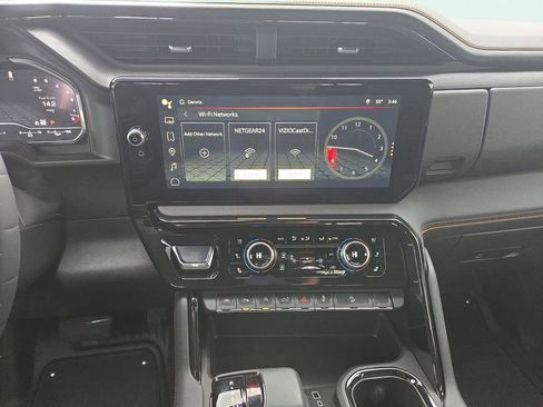 Used 2025 GMC Sierra 1500 AT4 w/ AT4 Premium Package image 18