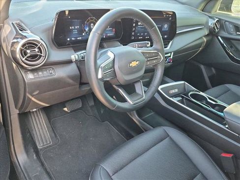 Used 2025 Chevrolet Equinox LT w/ Convenience Package II AWD/4WD image 9