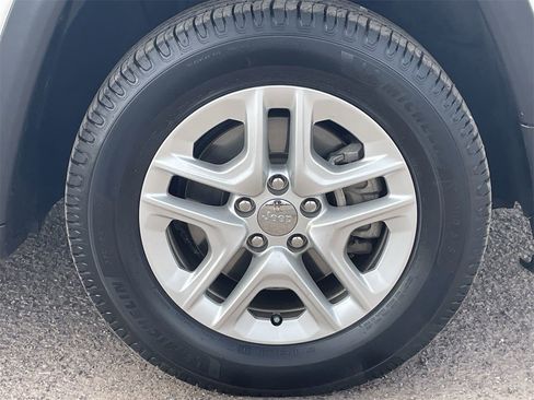 Used 2018 Jeep Compass Sport image 9