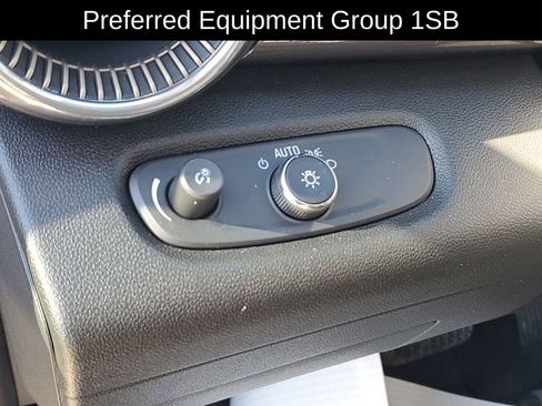 Used 2025 Chevrolet Trax ACTIV w/ Sunroof Package image 10