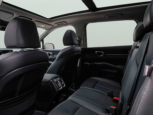 Certified 2026 Kia Sorento S w/ S Panoramic Sunroof Package FWD image 23