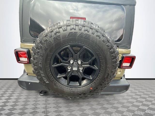Used 2025 Jeep Wrangler Sport AWD/4WD image 32