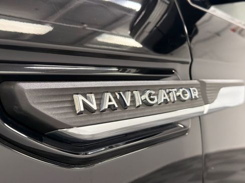 Used 2022 Lincoln Navigator L Reserve AWD/4WD image 17