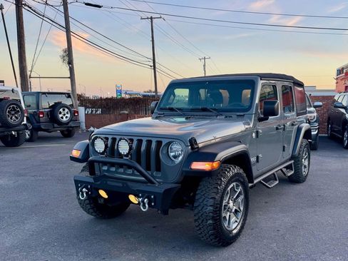 Used 2021 Jeep Wrangler Unlimited Sport image 12