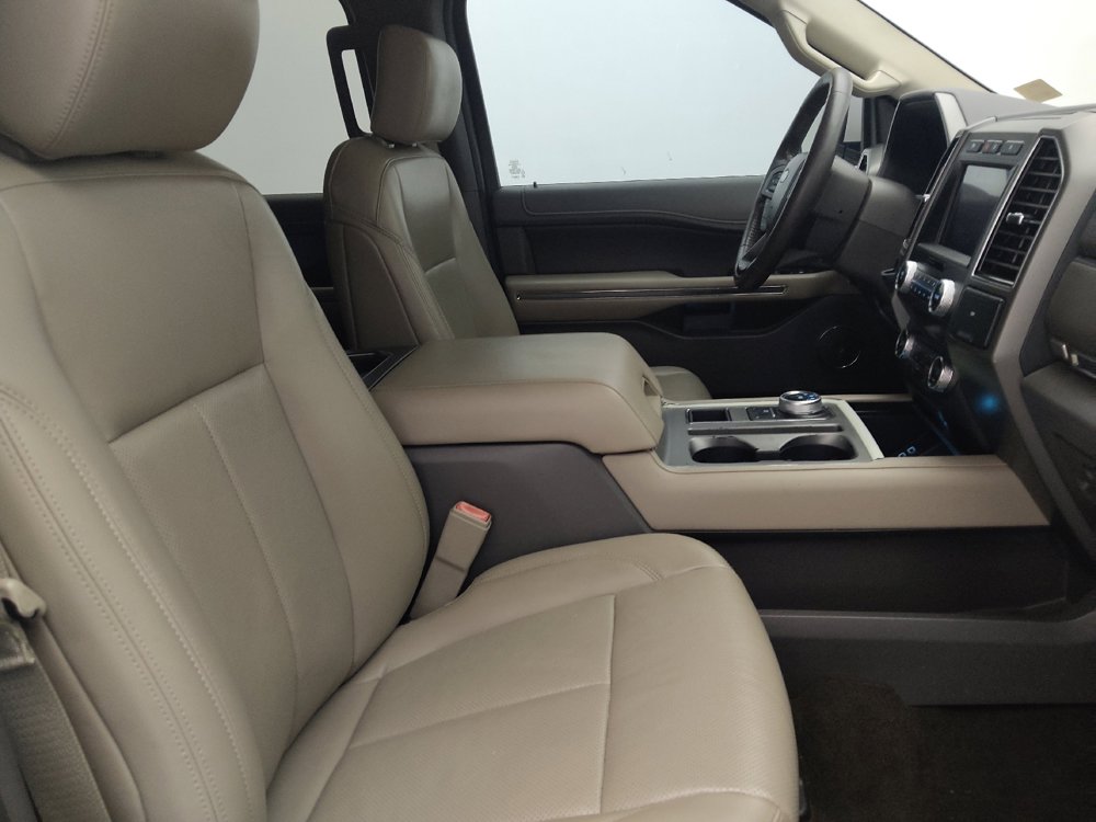 Used 2019 Ford Expedition XLT w/ Equipment Group 202A RWD image 21